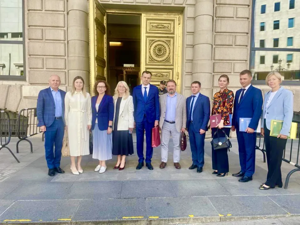 Ukrainian delegation visits the Central Electoral Board of Spain. From left - Mr. Anatolii Koval, Embassy of Ukraine in Spain; Ms. Oksana Boiarchuk, CEC of Ukraine; Ms. Nataliia Vadimova, CEC of Ukraine; Ms. Yuliya Shypilova, International IDEA; Mr. Oleh Didenko, CEC of Ukraine; Mr. Roman Goriainov, MFA of Ukraine; Mr. Sergii Postivyi, CEC of Ukraine; Ms. Iryna Pospielova, CEC of Ukraine; Mr. Oleksandr Dzoma, Consulate General of Ukraine in Barcelona; Ms. Svitlana Kramarenko, Consulate of Ukraine in Malaga